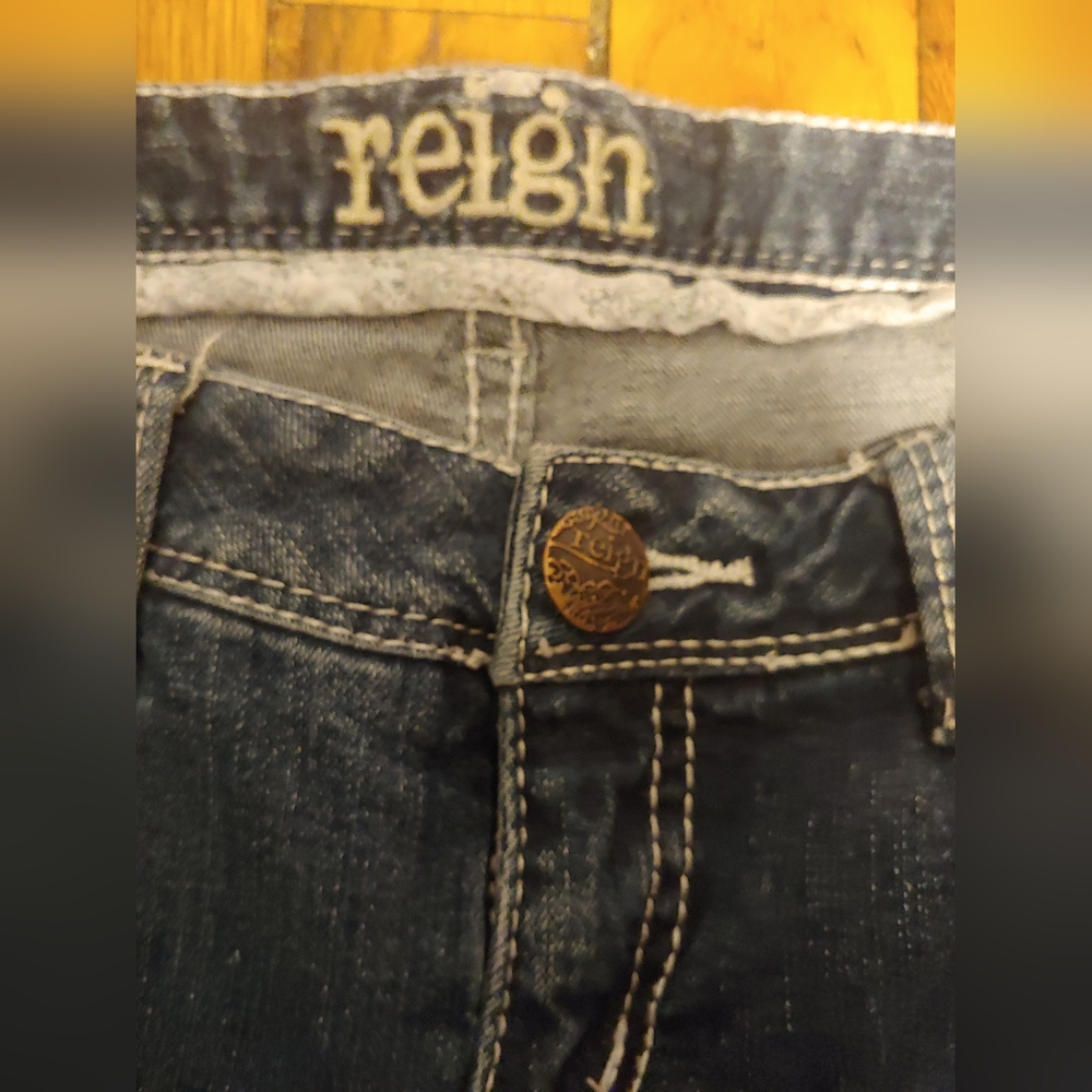 B2G1 FREE! Flare Reign Sandblasted Short Jeans - Picture 3 of 10